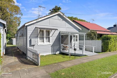 11 Mcisaac St, Tighes Hill, NSW 2297