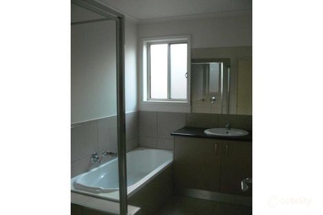 Property photo of 11 Rosewood Mews Golden Square VIC 3555