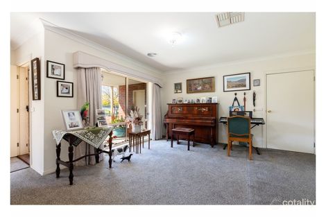 Property photo of 19 Doulton Drive West Albury NSW 2640