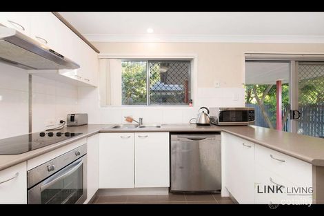 Property photo of 27/2-8 Meadowbrook Drive Meadowbrook QLD 4131