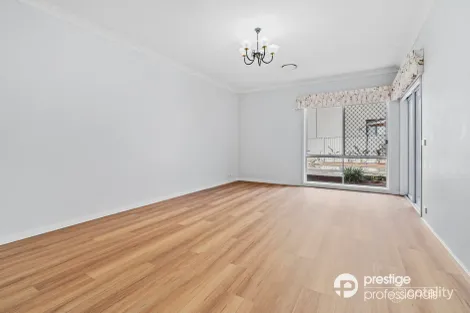 Property photo of 25 Orlando Crescent Voyager Point NSW 2172