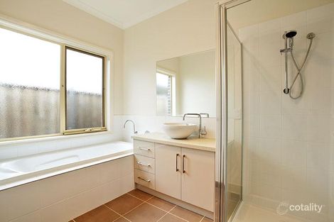 Property photo of 10 Peterborough Drive Doreen VIC 3754