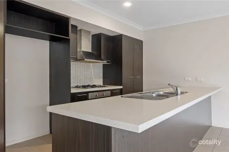 Property photo of 11 St Leonard Drive South Morang VIC 3752