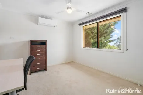 Property photo of 35 The Boulevard Gisborne VIC 3437