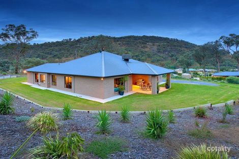 Property photo of 21 Lambourn Drive West Wodonga VIC 3690