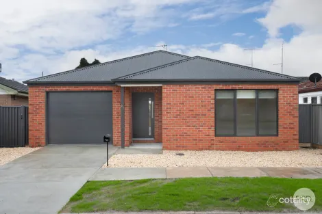 2 Stamford St, Wendouree, VIC 3355