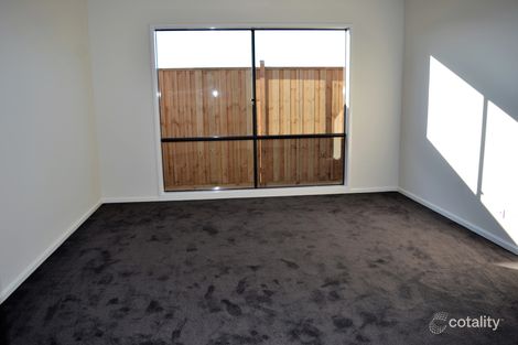 Property photo of 14 Seuss Drive Officer VIC 3809