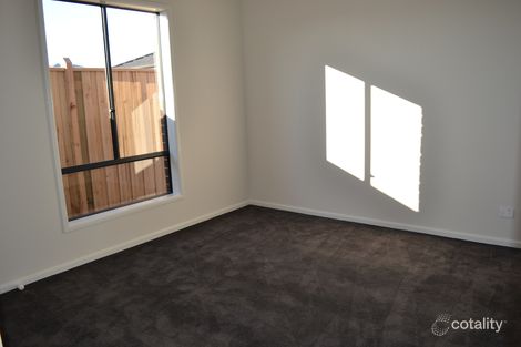 Property photo of 14 Seuss Drive Officer VIC 3809