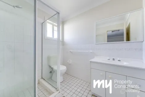 Property photo of 25 Holdsworth Drive Narellan Vale NSW 2567