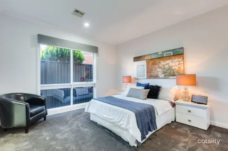 Property photo of 10 Draper Court Keilor Downs VIC 3038