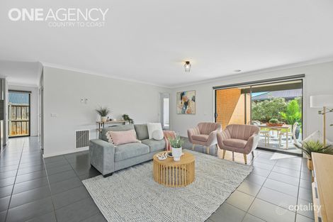 Property photo of 11 Sunridge Avenue Warragul VIC 3820