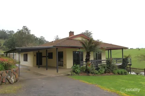 10 Dickies Hill Rd, Mirboo North, VIC 3871