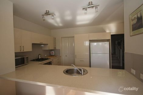 Property photo of 9/1-11 Tasman Avenue Strathmore Heights VIC 3041