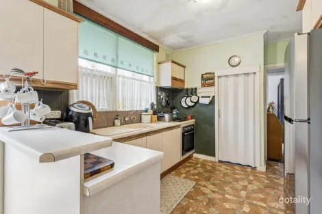 Property photo of 12 Norfolk Avenue Valley View SA 5093