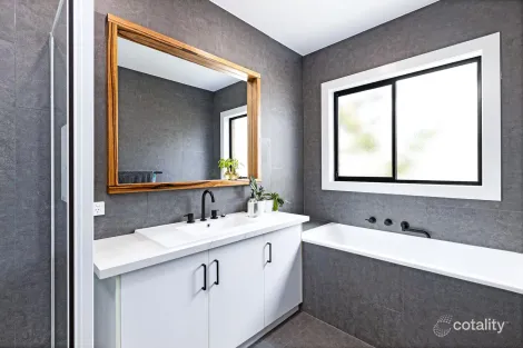 Property photo of 10 Suffolk Drive Mildura VIC 3500