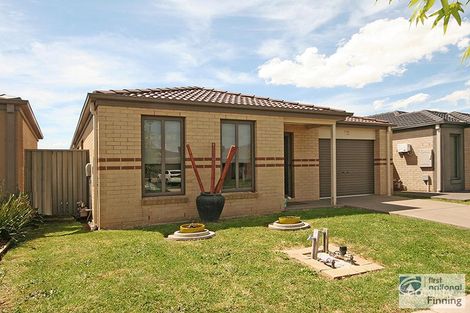 Property photo of 12 Beagle Street Cranbourne East VIC 3977