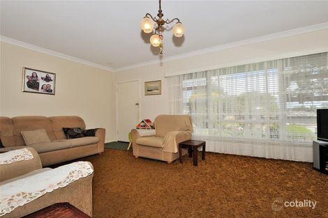 Property photo of 13 Avon Crescent Viveash WA 6056