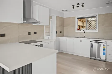 Property photo of 1 Amaroo Close Glen Eden QLD 4680