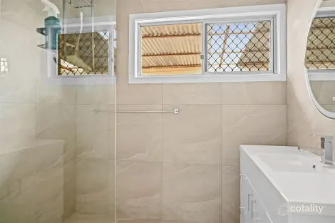 Property photo of 1 Amaroo Close Glen Eden QLD 4680