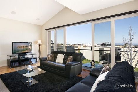 Property photo of 10 Diamond Boulevard Greensborough VIC 3088