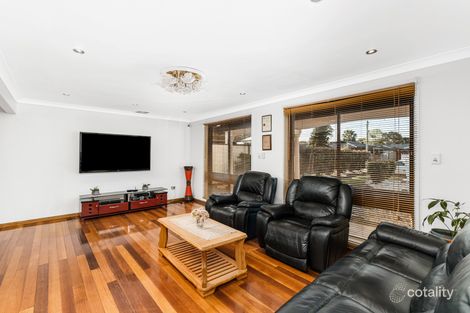 Property photo of 15 Napier Place Bossley Park NSW 2176