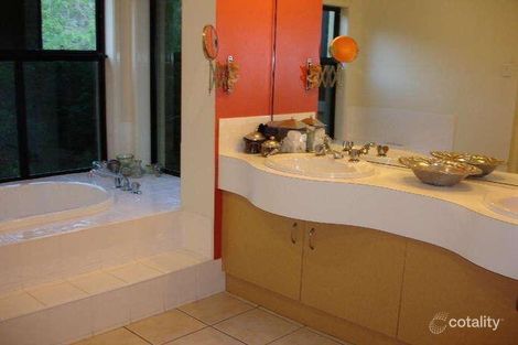 Property photo of 3 Tenterfield Place Forest Lake QLD 4078