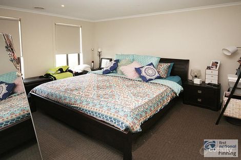 Property photo of 12 Beagle Street Cranbourne East VIC 3977