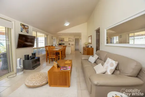Property photo of 8 Palmway Crescent Tuncurry NSW 2428