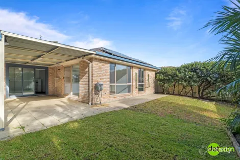 Property photo of 37 Roper Road Blue Haven NSW 2262