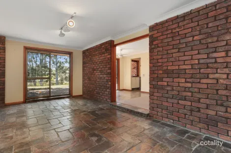 Property photo of 19 Wandoo Court Karana Downs QLD 4306