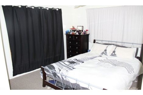 Property photo of 17 Katandra Street Boyne Island QLD 4680