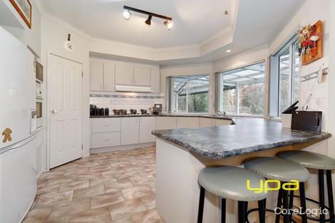 Property photo of 32 Grandview Crescent Hillside VIC 3037