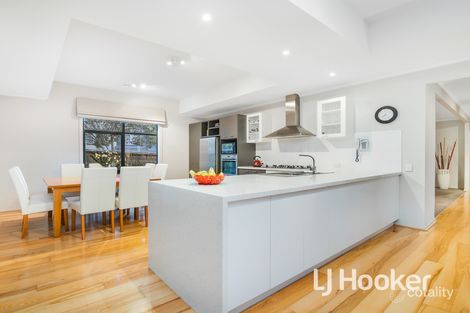 Property photo of 32 Bridgewater Boulevard Berwick VIC 3806