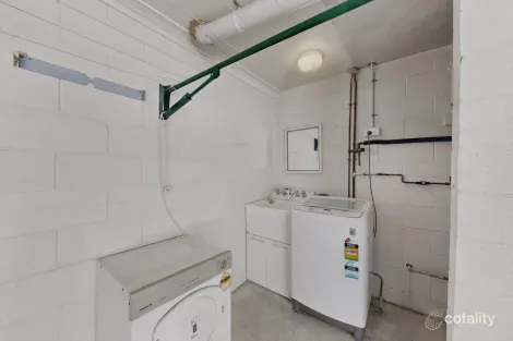 Property photo of 4/15-17 Vera Street Greenslopes QLD 4120