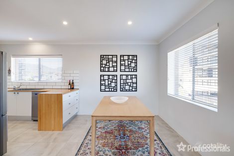 Property photo of 1/138-140 Albany Street Point Frederick NSW 2250