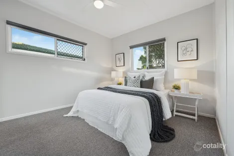 Property photo of 67 Minto Crescent Arana Hills QLD 4054