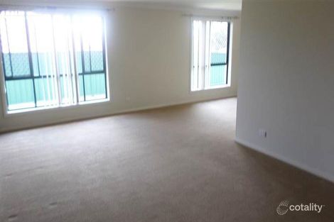 Property photo of 13 Magnolia Close Fletcher NSW 2287