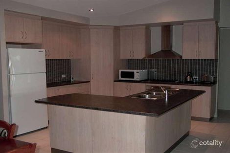 Property photo of 10 Shellcove Court Blacks Beach QLD 4740