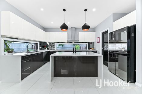 Property photo of 32 Lemongrove Way Berwick VIC 3806
