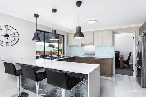 Property photo of 3 Lismore Drive Helensvale QLD 4212