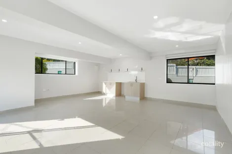 Property photo of 222 Heeb Street Benowa QLD 4217