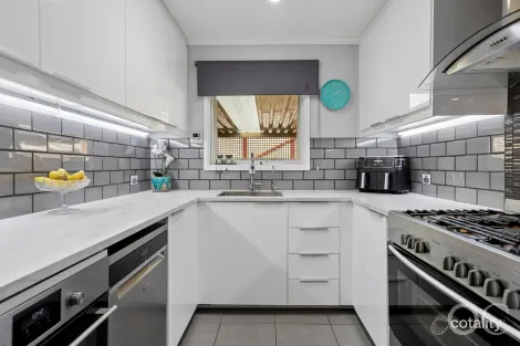 Property photo of 3 Lublin Crescent Hackham West SA 5163