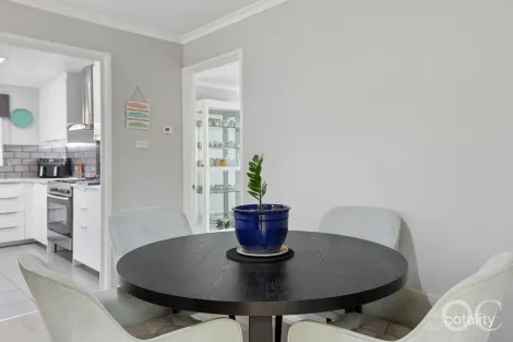 Property photo of 3 Lublin Crescent Hackham West SA 5163