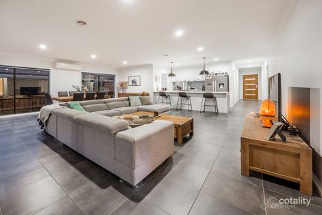 Property photo of 1 Mountjoy Circuit Clyde North VIC 3978