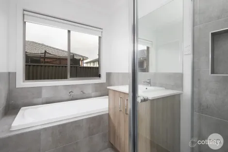 Property photo of 38 Crowther Drive Lucas VIC 3350