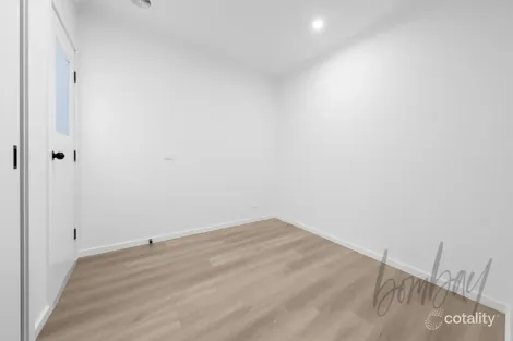 Property photo of 32 Simmental Road Wollert VIC 3750