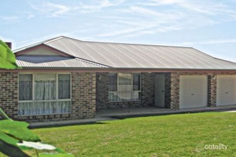 Property photo of 18 Lamilla Street Glenfield Park NSW 2650