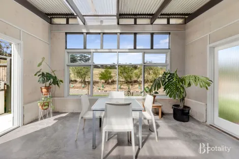 Property photo of 21 Doolans Lane Kilmore VIC 3764