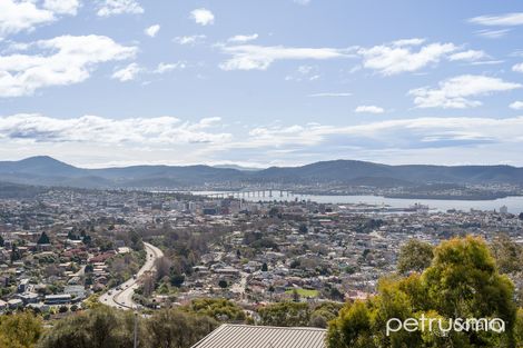 Property photo of 11 Tolmans Court Dynnyrne TAS 7005