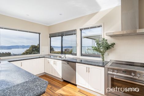 Property photo of 11 Tolmans Court Dynnyrne TAS 7005